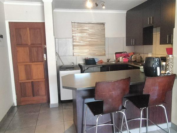 3 Bedroom Property for Sale in Die Hoewes Gauteng