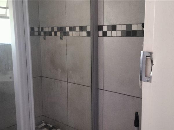 3 Bedroom Property for Sale in Die Hoewes Gauteng