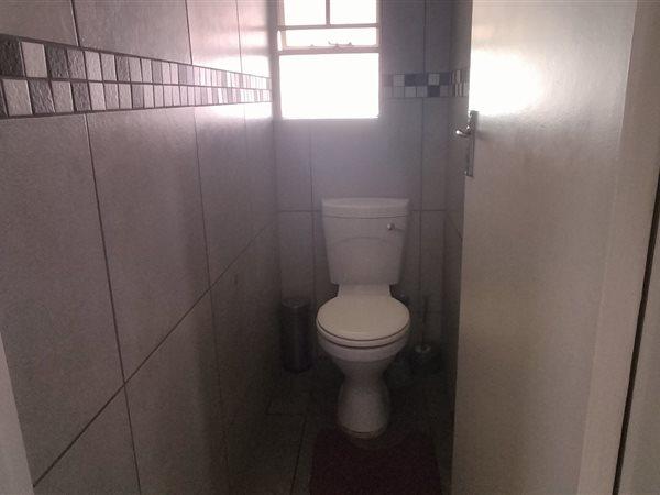 3 Bedroom Property for Sale in Die Hoewes Gauteng