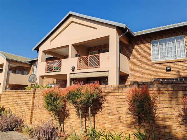 2 Bedroom Property for Sale in Rooihuiskraal North Gauteng