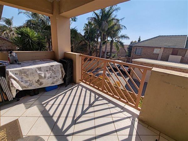 2 Bedroom Property for Sale in Rooihuiskraal North Gauteng