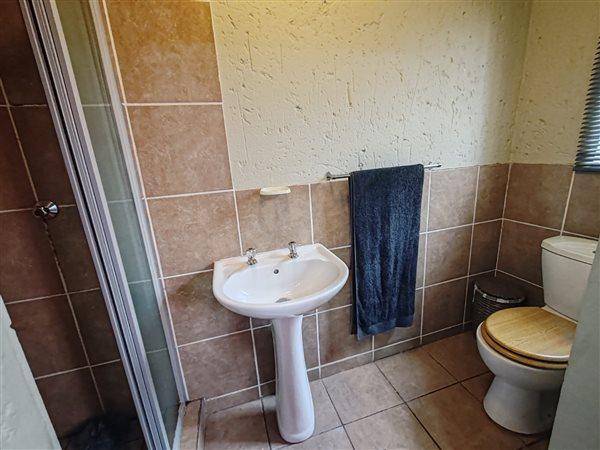 2 Bedroom Property for Sale in Rooihuiskraal North Gauteng