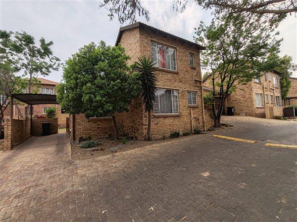 2 Bedroom Property for Sale in Rooihuiskraal North Gauteng