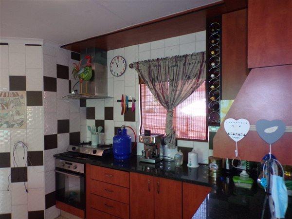 3 Bedroom Property for Sale in Rooihuiskraal North Gauteng