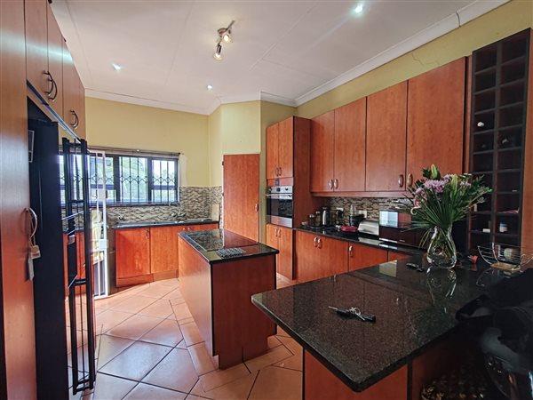 5 Bedroom Property for Sale in The Reeds Gauteng