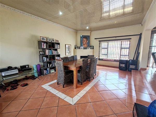 5 Bedroom Property for Sale in The Reeds Gauteng