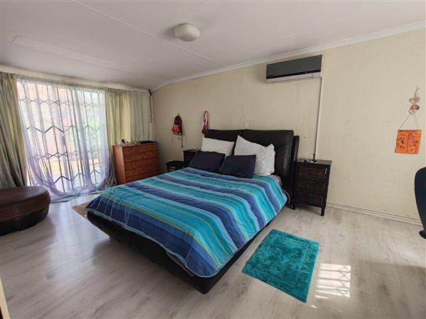 5 Bedroom Property for Sale in The Reeds Gauteng