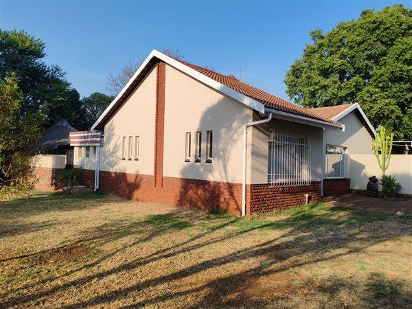 4 Bedroom Property for Sale in Wierda Park Gauteng