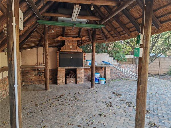 4 Bedroom Property for Sale in Wierda Park Gauteng