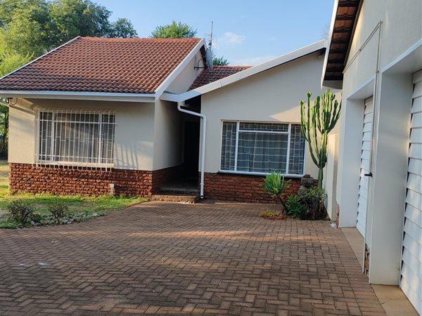 4 Bedroom Property for Sale in Wierda Park Gauteng