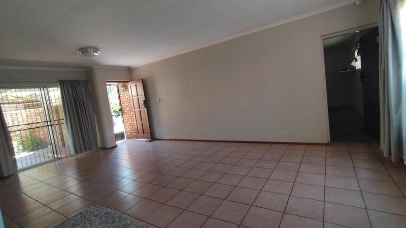 3 Bedroom Property for Sale in Wierda Park Gauteng