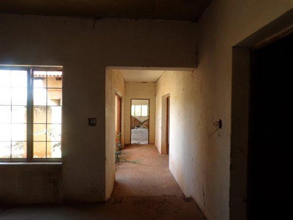 7 Bedroom Property for Sale in Kameeldrift East Gauteng