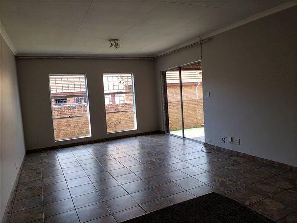 3 Bedroom Property for Sale in Amberfield Crest Estate Gauteng