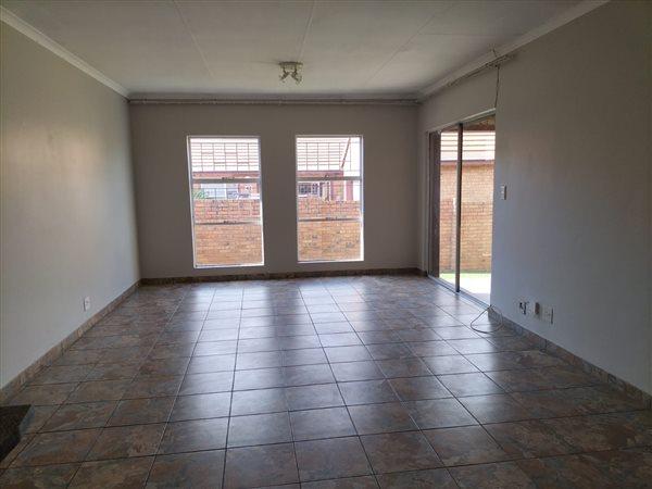 3 Bedroom Property for Sale in Amberfield Crest Estate Gauteng