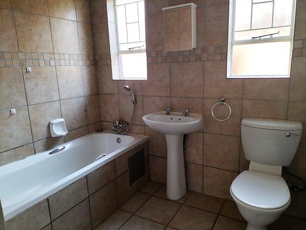 3 Bedroom Property for Sale in Amberfield Crest Estate Gauteng