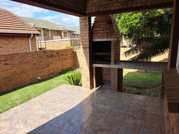 3 Bedroom Property for Sale in Amberfield Crest Estate Gauteng