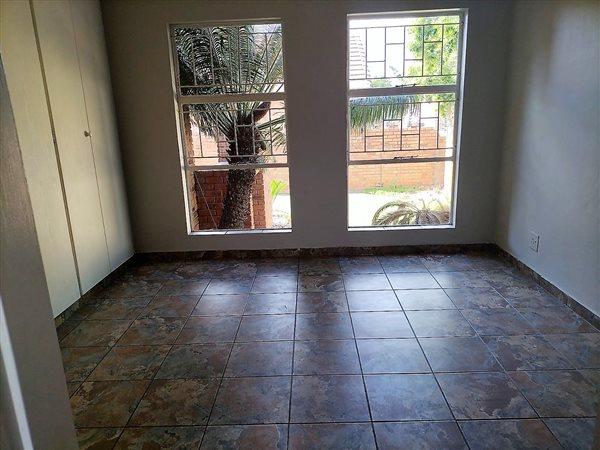 3 Bedroom Property for Sale in Amberfield Crest Estate Gauteng