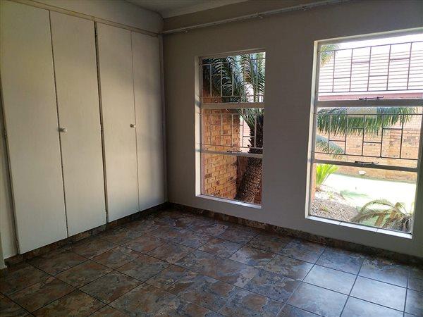 3 Bedroom Property for Sale in Amberfield Crest Estate Gauteng