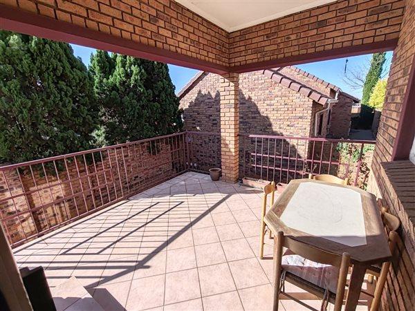 3 Bedroom Property for Sale in Amberfield Crest Estate Gauteng