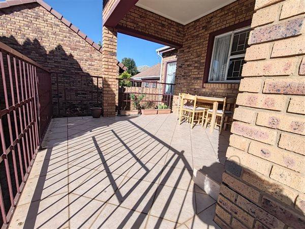 3 Bedroom Property for Sale in Amberfield Crest Estate Gauteng