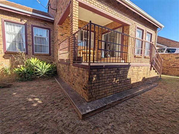 3 Bedroom Property for Sale in Amberfield Crest Estate Gauteng