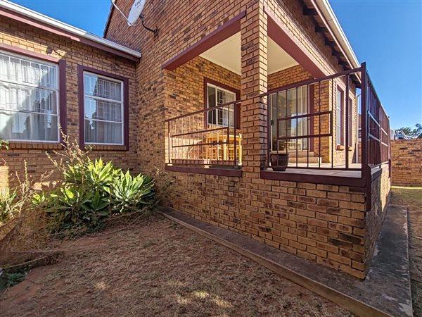 3 Bedroom Property for Sale in Amberfield Crest Estate Gauteng