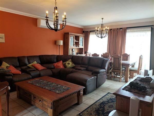 3 Bedroom Property for Sale in Amberfield Crest Estate Gauteng