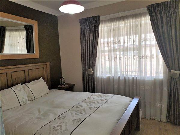 3 Bedroom Property for Sale in Amberfield Crest Estate Gauteng