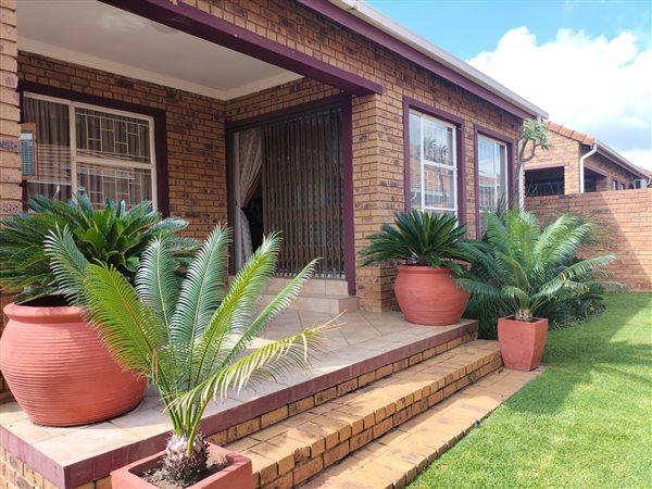 3 Bedroom Property for Sale in Amberfield Crest Estate Gauteng