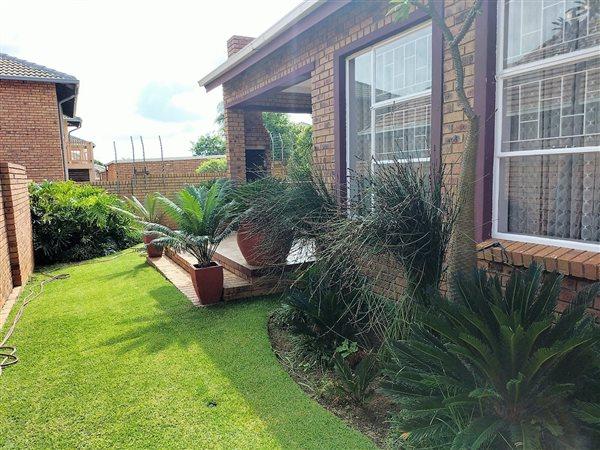 3 Bedroom Property for Sale in Amberfield Crest Estate Gauteng