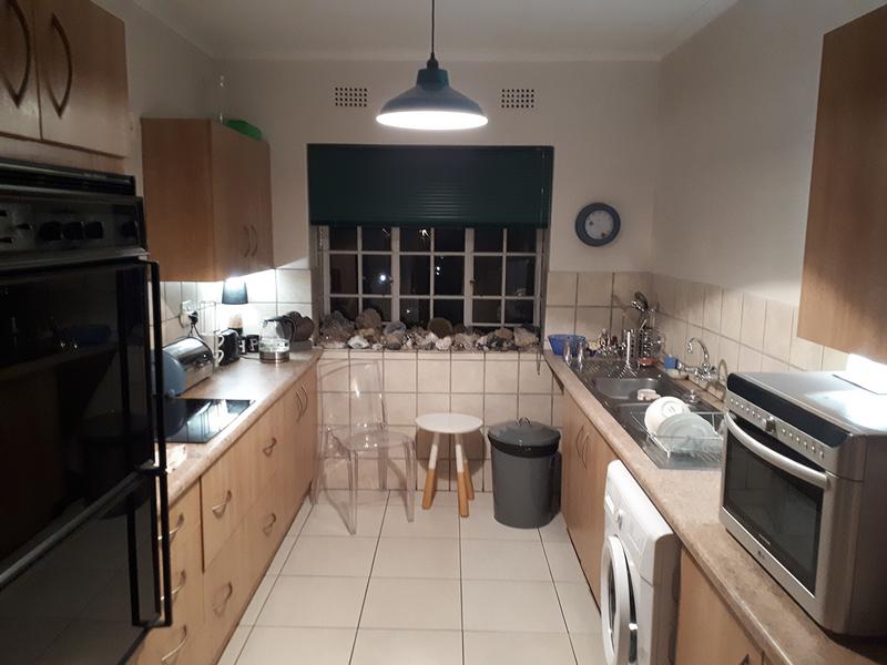 To Let 2 Bedroom Property for Rent in Bryanston Gauteng