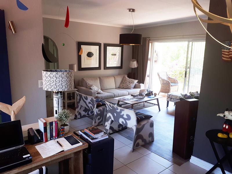 To Let 2 Bedroom Property for Rent in Bryanston Gauteng