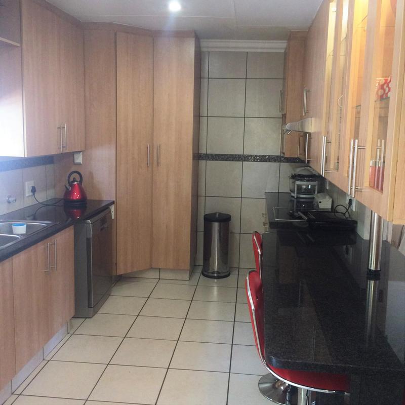 To Let 3 Bedroom Property for Rent in Waterkloof Park Gauteng