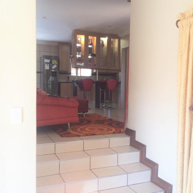 To Let 3 Bedroom Property for Rent in Waterkloof Park Gauteng