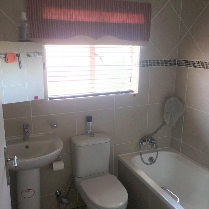 To Let 3 Bedroom Property for Rent in Waterkloof Park Gauteng