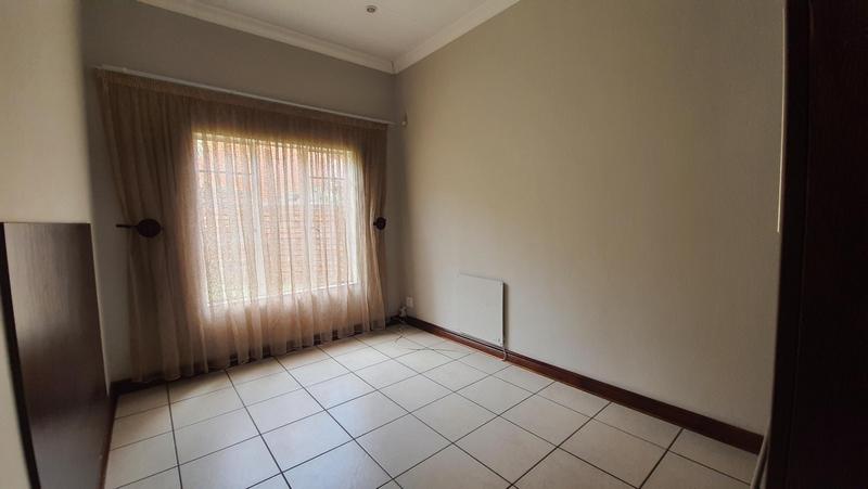 To Let 3 Bedroom Property for Rent in Waterkloof Park Gauteng