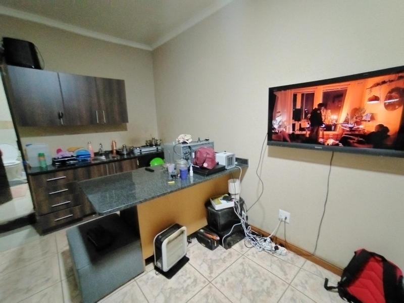 To Let 1 Bedroom Property for Rent in Erasmia Gauteng