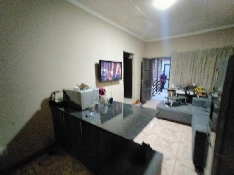 To Let 1 Bedroom Property for Rent in Erasmia Gauteng