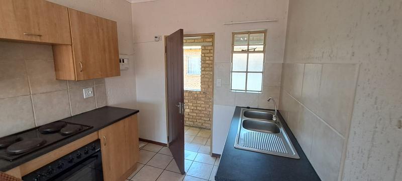 2 Bedroom Property for Sale in Hughes Gauteng