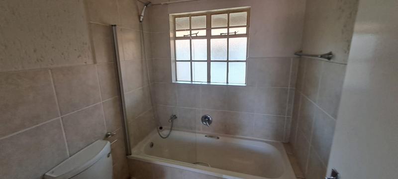 2 Bedroom Property for Sale in Hughes Gauteng