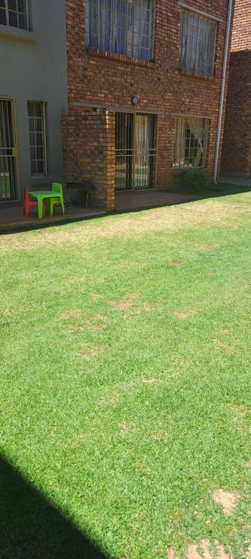 2 Bedroom Property for Sale in Hughes Gauteng