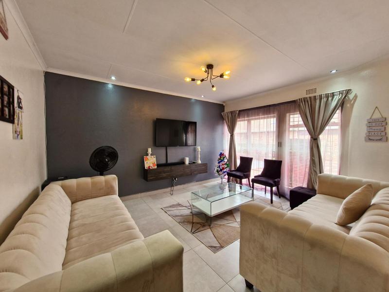 3 Bedroom Property for Sale in Birchleigh North Gauteng