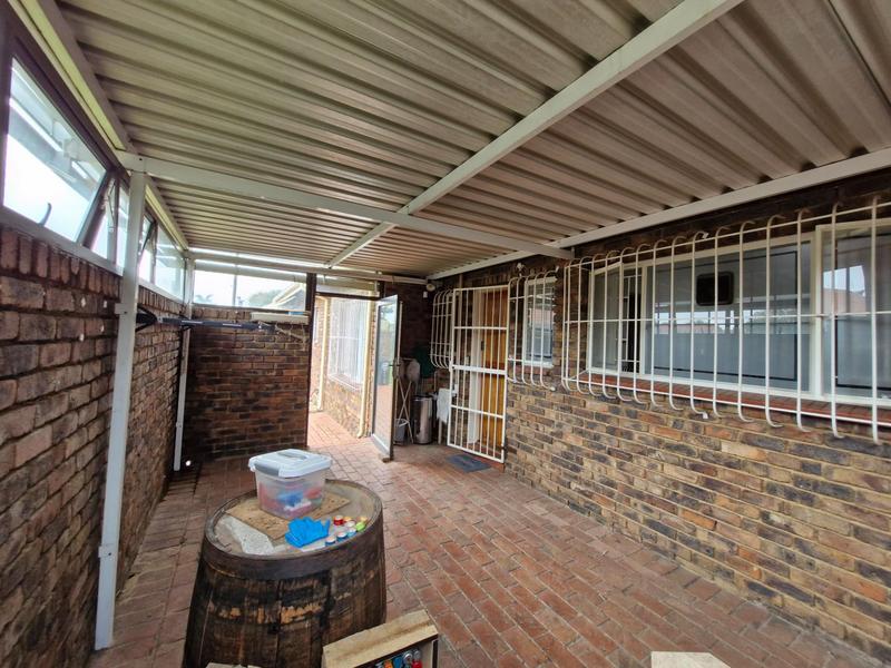 3 Bedroom Property for Sale in Birchleigh North Gauteng