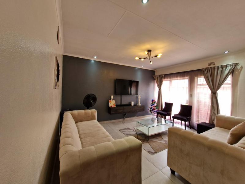 3 Bedroom Property for Sale in Birchleigh North Gauteng