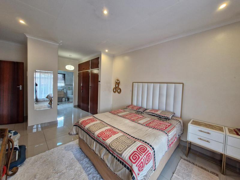 3 Bedroom Property for Sale in Birchleigh North Gauteng