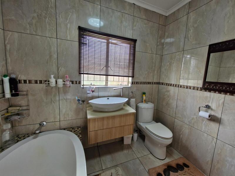 3 Bedroom Property for Sale in Birchleigh North Gauteng