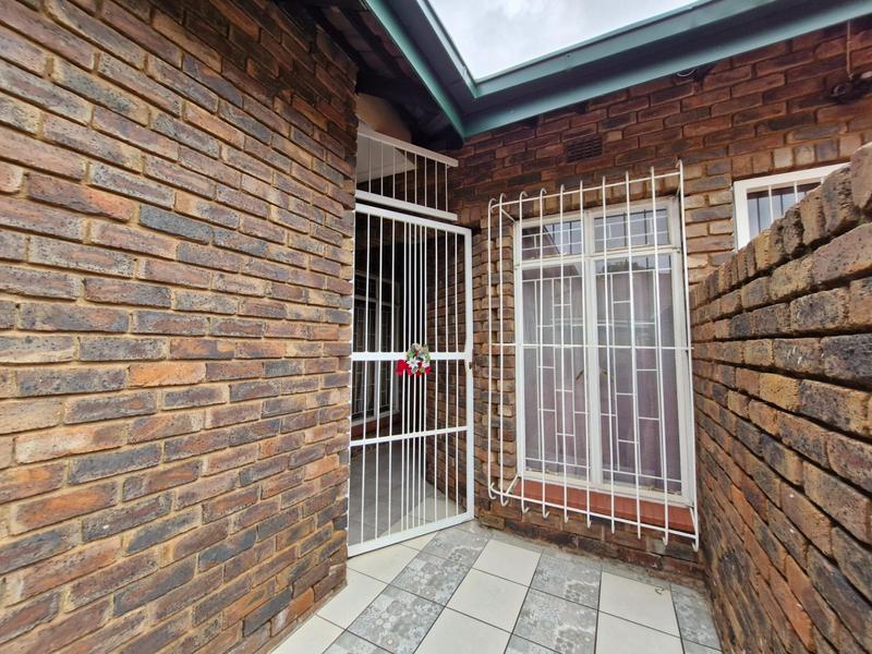 3 Bedroom Property for Sale in Birchleigh North Gauteng