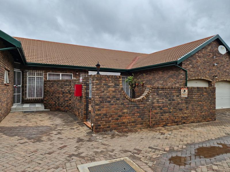 3 Bedroom Property for Sale in Birchleigh North Gauteng