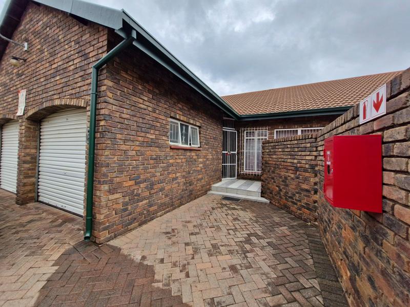 3 Bedroom Property for Sale in Birchleigh North Gauteng