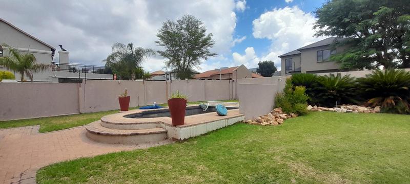 To Let 3 Bedroom Property for Rent in Amberfield Gauteng